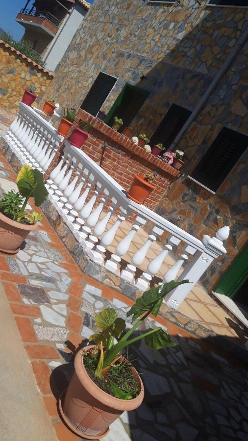 Villa Fredi オリクム エクステリア 写真