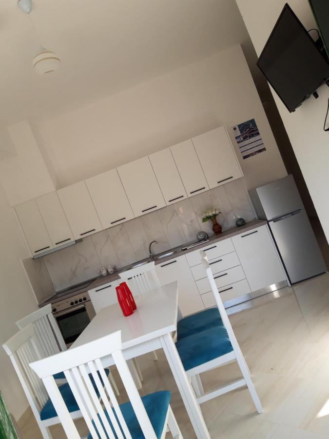Villa Fredi オリクム エクステリア 写真