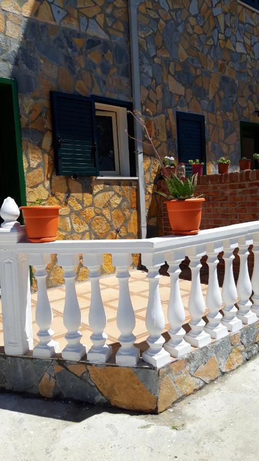 Villa Fredi オリクム エクステリア 写真